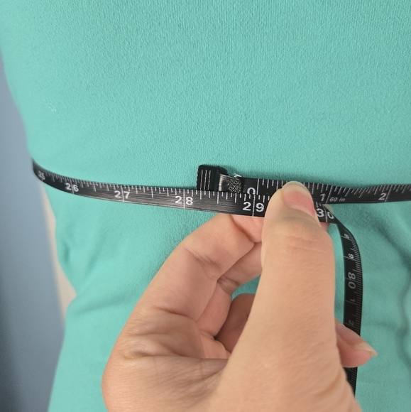 Lululemon Athletica Seafoam Athletic Top with Built-in Bra Size 6 - Picture 6 of 10